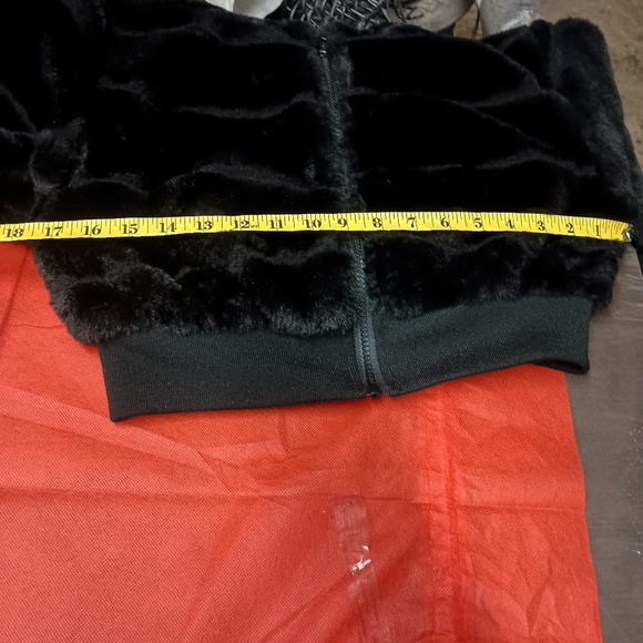 SHEIN Black Puffer Jacket Modern Cozy Design - Picture 4 of 11